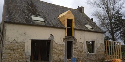 Novembre 2023 : création de lucarnes en bois sur la commue de Tréméoc (29120)