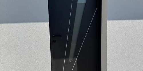 Mai 2025 : pose de menuiseries extérieures