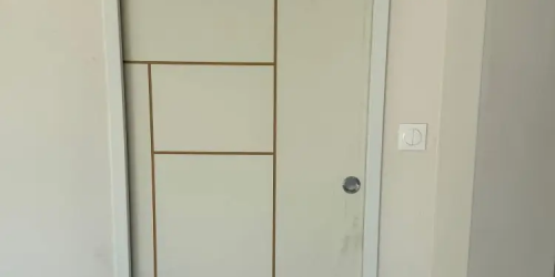 Mai 2025 : pose de menuiseries d'intérieur