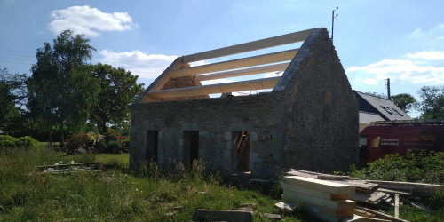 Septembre 2024 : pose d'une charpente