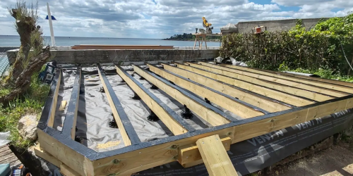 Avril 2025 : pose d'une terrasse