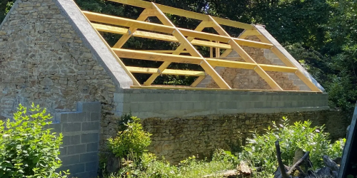 Juin 2025 : pose d'une charpente