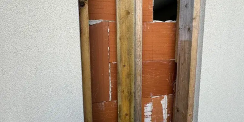 Janvier 2025 : Rebouchage d'une ouverture (ancienne fenêtre)