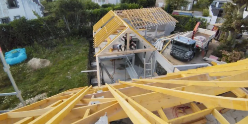 Septembre 2024 : pose d'une charpente