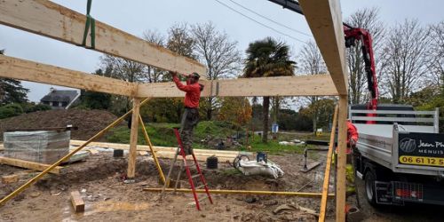Novembre 2025 : pose d'une charpente