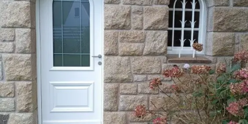 Octobre 2024 : changement d'une porte d'entrée (photo après)