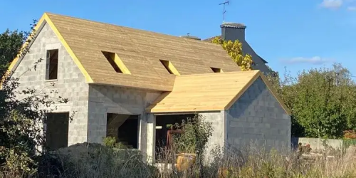 Septembre 2025 : construction d'une charpente